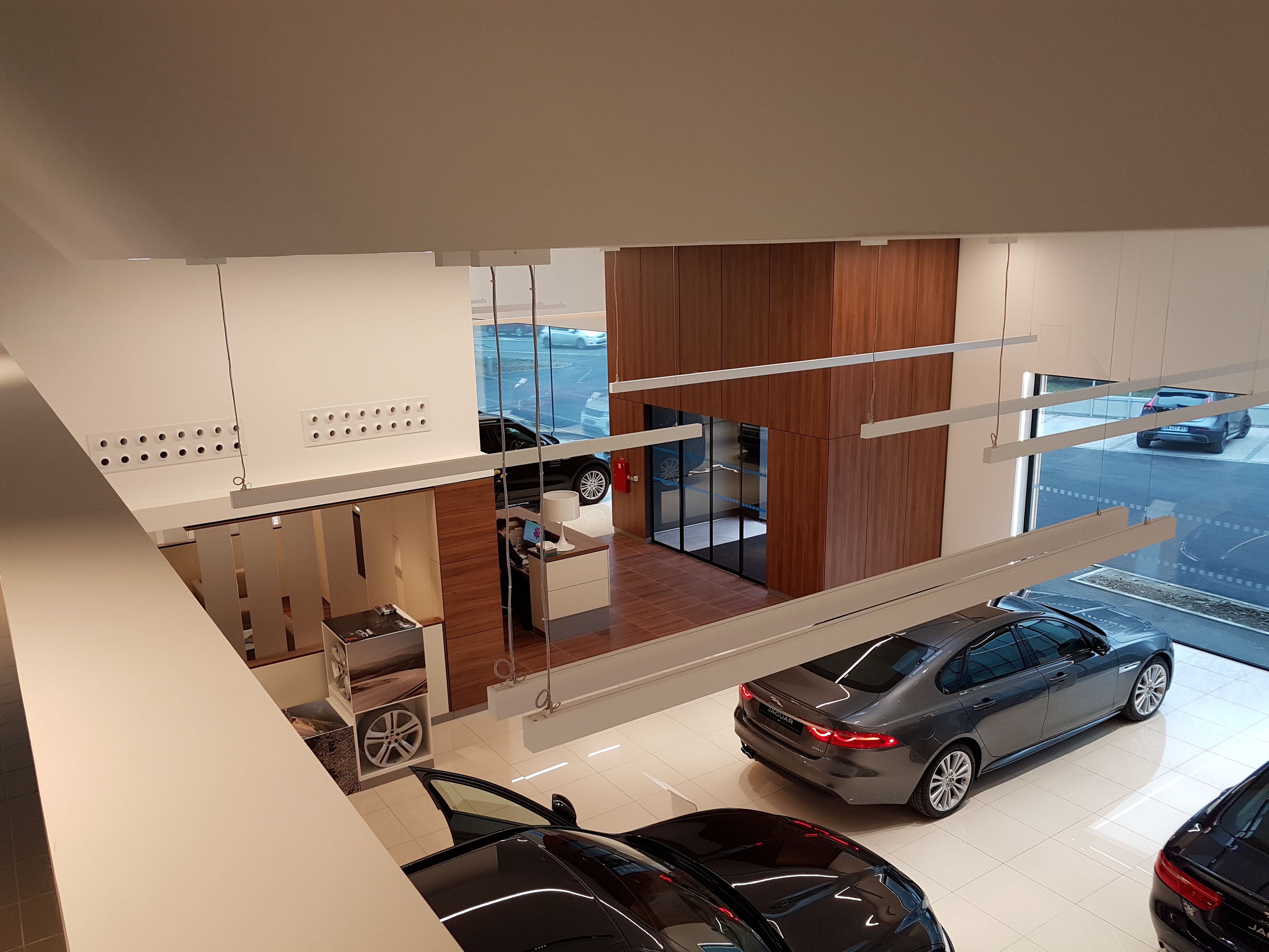 contenu/references/Concession automobile/04chantilly/2017-12-19 15.25.06.jpg